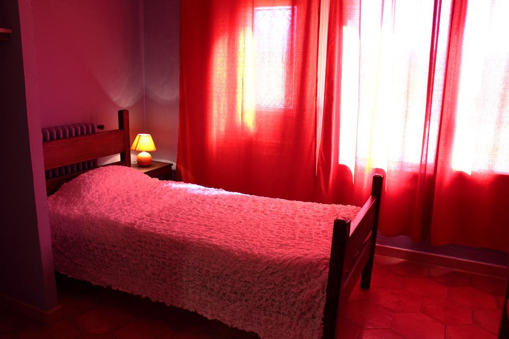 Hotel Le Couloubrier Le Muy Quarto foto